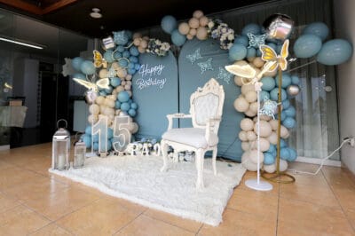 Decoración personalizada y backdrops para quinceañeros - Productora Roxste